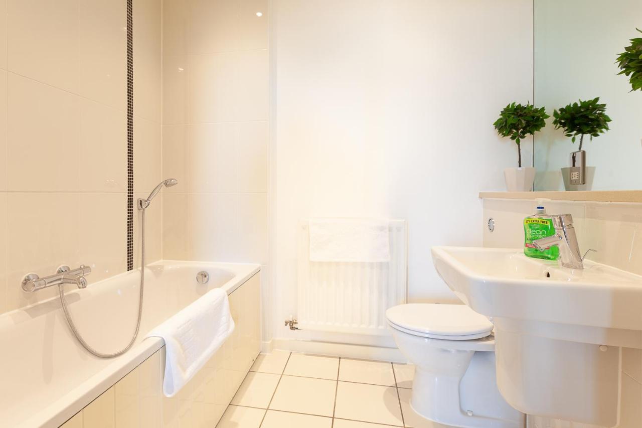 2 Bedroom 2 Bathroom Apartment In Central Milton Keynes With Free Parking And Smart Tv - Contractors, Relocation, Business Travellers Exterior foto