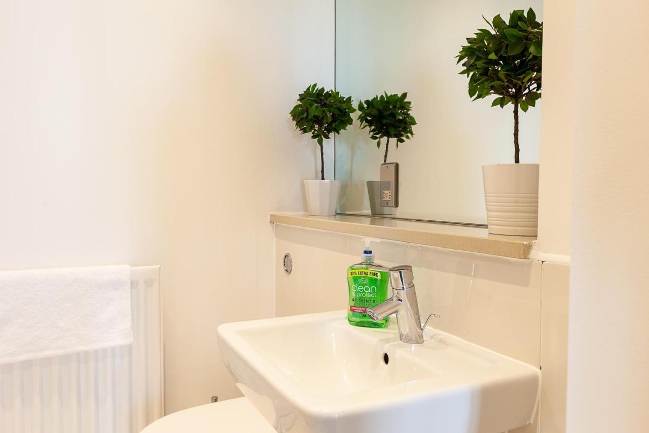 2 Bedroom 2 Bathroom Apartment In Central Milton Keynes With Free Parking And Smart Tv - Contractors, Relocation, Business Travellers Exterior foto