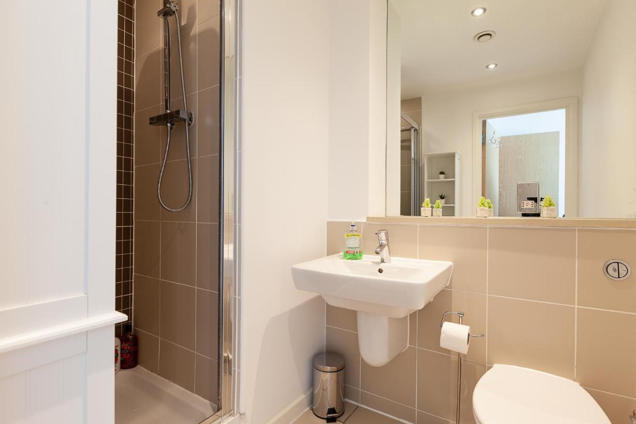 2 Bedroom 2 Bathroom Apartment In Central Milton Keynes With Free Parking And Smart Tv - Contractors, Relocation, Business Travellers Exterior foto
